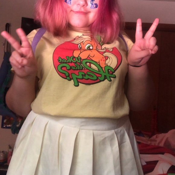 Meet your Posher, Cara - Picture 2 of 3